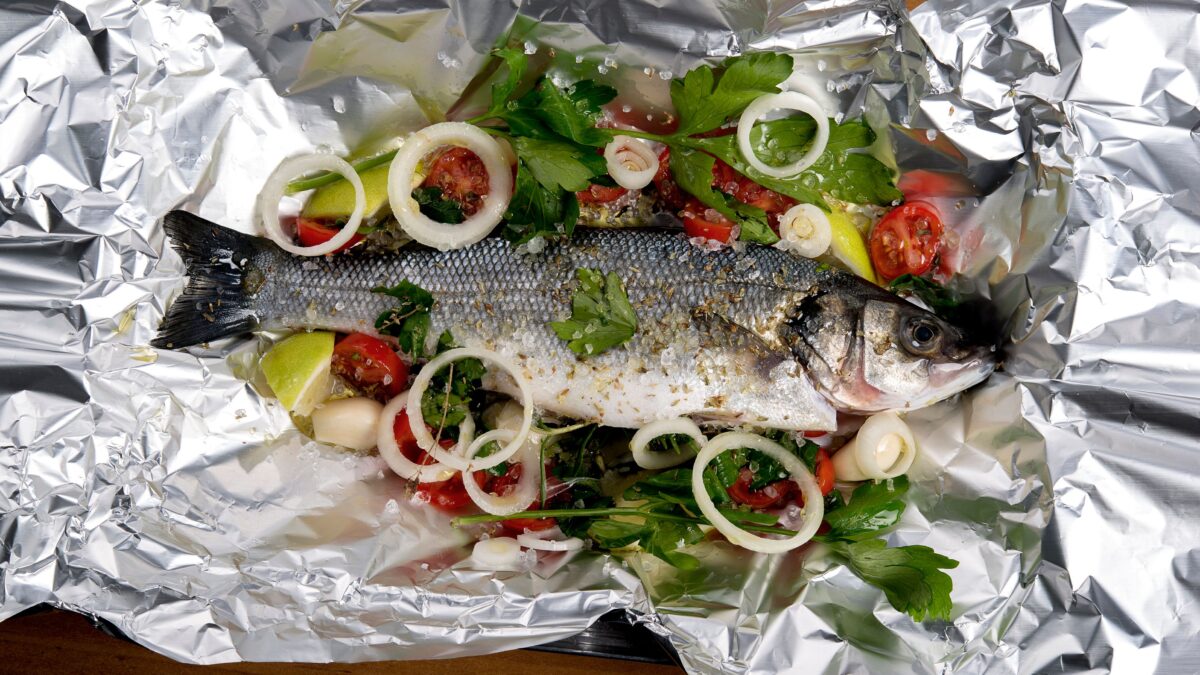 Cuciniamo insieme: pesce bianco al cartoccio al profumo di Maremma