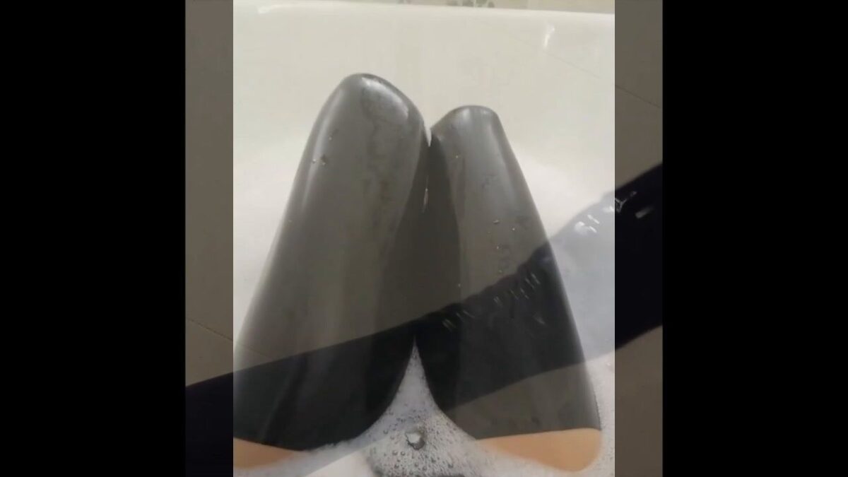 Il latex esce dalla camera da letto e finisce in passerella