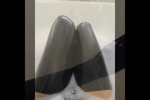 Il latex esce dalla camera da letto e finisce in passerella