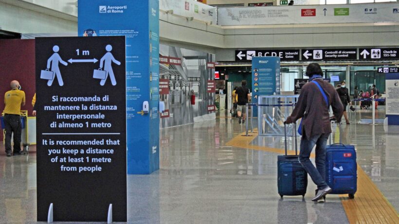Prima sì ai turisti, poi la quarantena. L’autogol condanna a morte il settore