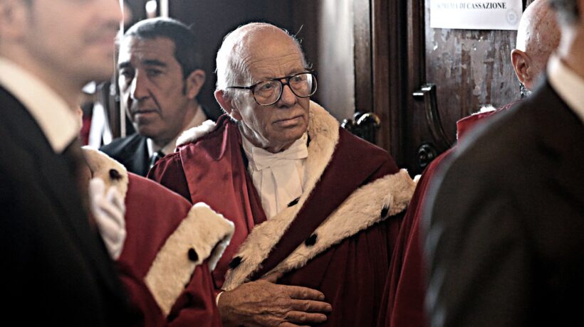 Due «siluri» a salve contro Berlusconi