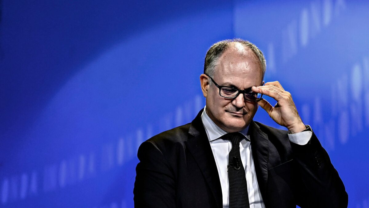 Il decreto Semplificazioni è solo un guscio vuoto. Ma Conte festeggia lo stesso