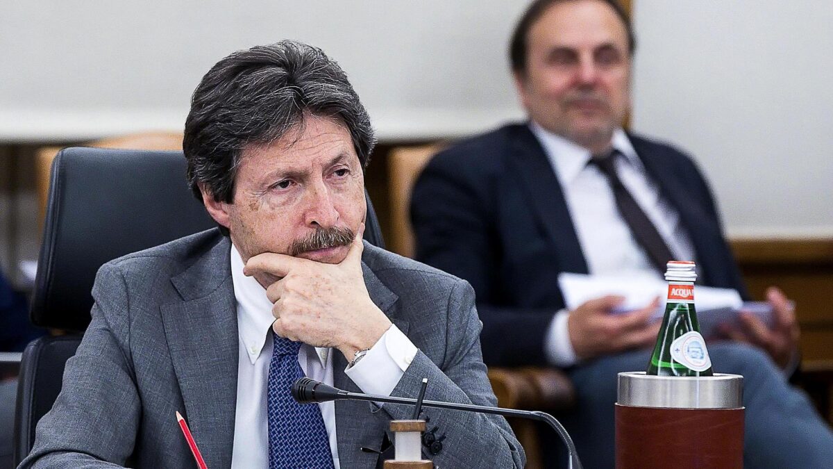 I Whatsapp con l’ex pg finito sott’inchiesta a Perugia
