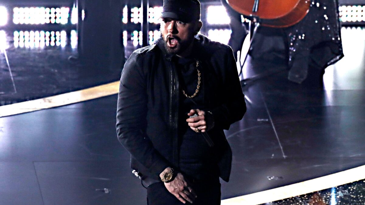 Il virus conformista contagia Eminem l’ex dissacratore diventato piacione