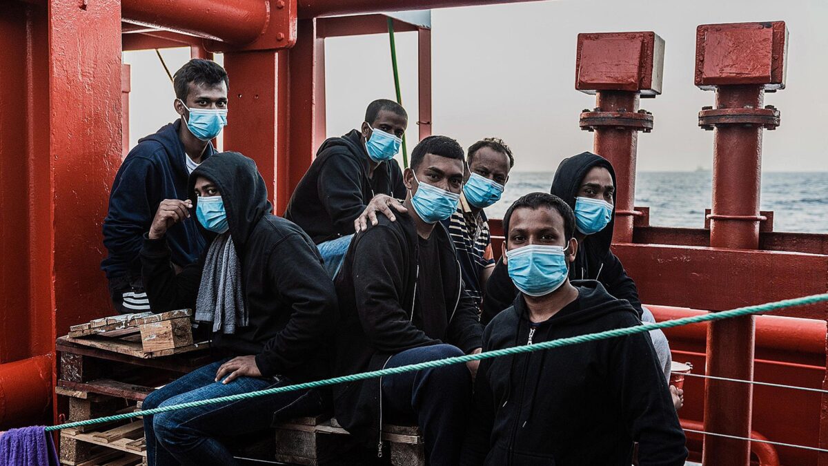 L’Italia importa stranieri col virus