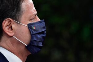 Conte si riprende gli aiuti alle imprese