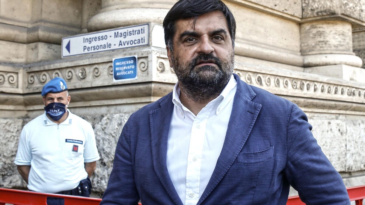 Online i messaggi tra Palamara e il segretario generale di Unicost