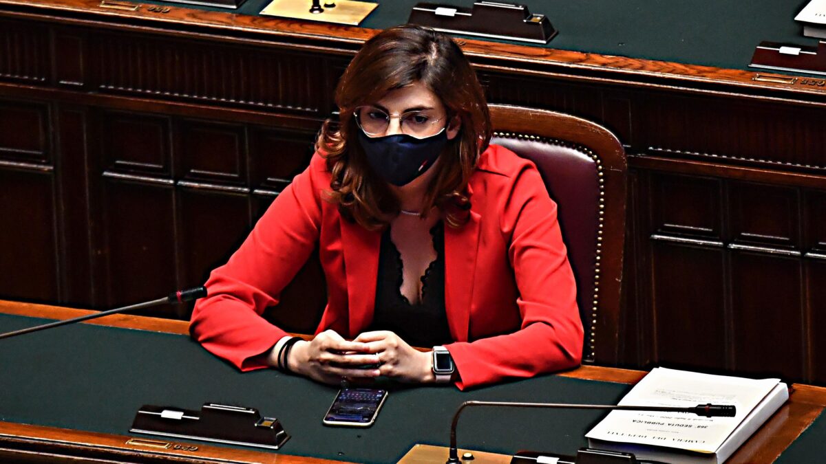 I grillini reagiscono al pressing. «Conti in ordine, niente prestito»