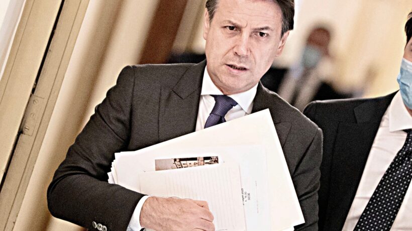 Conte proroga lo stato d’emergenza. Però i suoi gli proibiscono i Dpcm