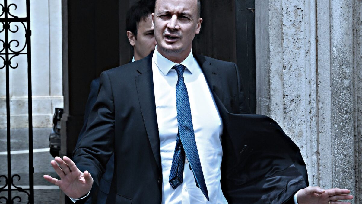 Il compagno di Casalino già si sente in pericolo: «La Procura indagherà»