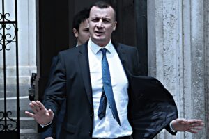 Il compagno di Casalino già si sente in pericolo: «La Procura indagherà»