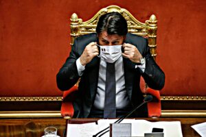Conte è un pericolo: superpoteri e subito attacco all’opposizione