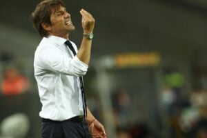 Il mister è anche vittima di una maxitruffa da oltre 30 milioni di euro
