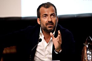Verona denuncia l’odiatore Berizzi. Lui si scusa, ma la sinistra lo difende