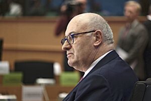 Commissario Ue costretto a saltare. Al suo posto il «falco» Dombrovskis