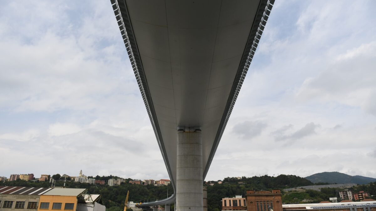 Il nuovo ponte di Genova rovinato da autostrade in tilt e dai Benetton