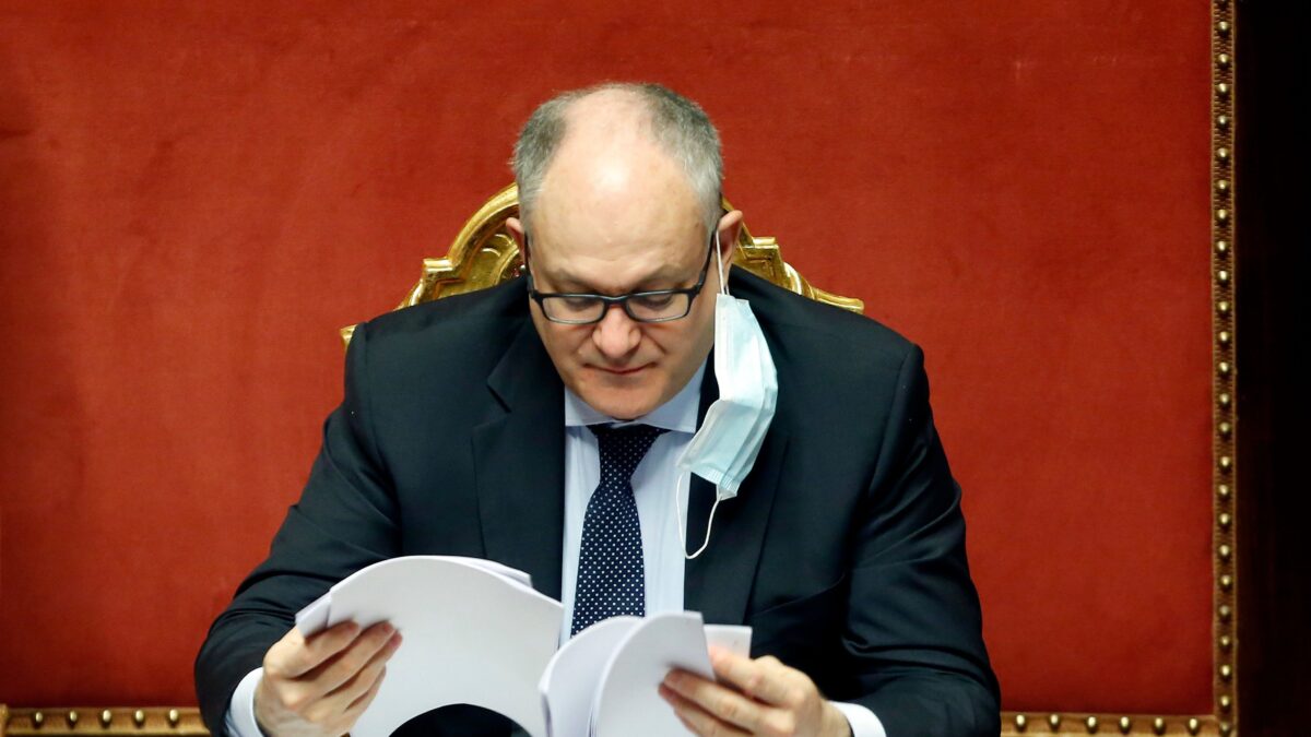 Su Aspi Gualtieri sceglie la fuga