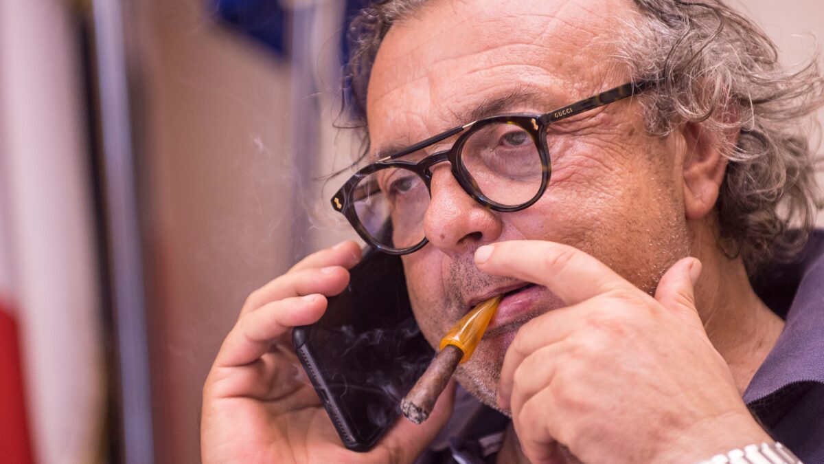 Telefona Giuseppi. E il ribelle Martello diventa incudine