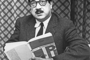 Ennio Flaiano non merita di riposare nel degrado per l’incuria della Raggi