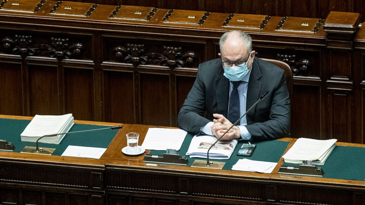 Gualtieri e i giornali amici del pateracchio giubilano per il Pil che crolla del 12,4%