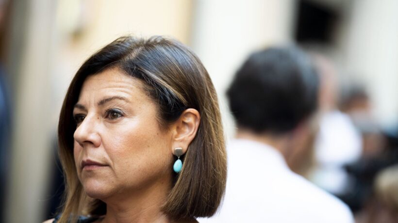 Il governicchio deraglia sui treni. Torna il distanziamento nei vagoni