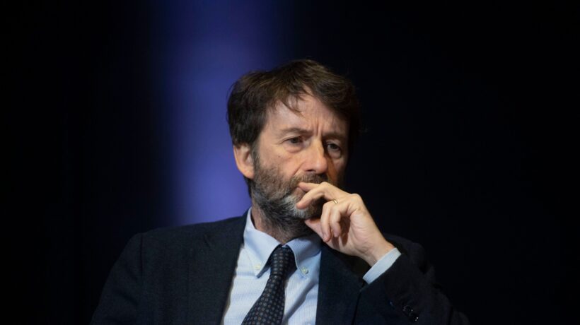 Franceschini dirotta i fondi dell’editoria al cinema