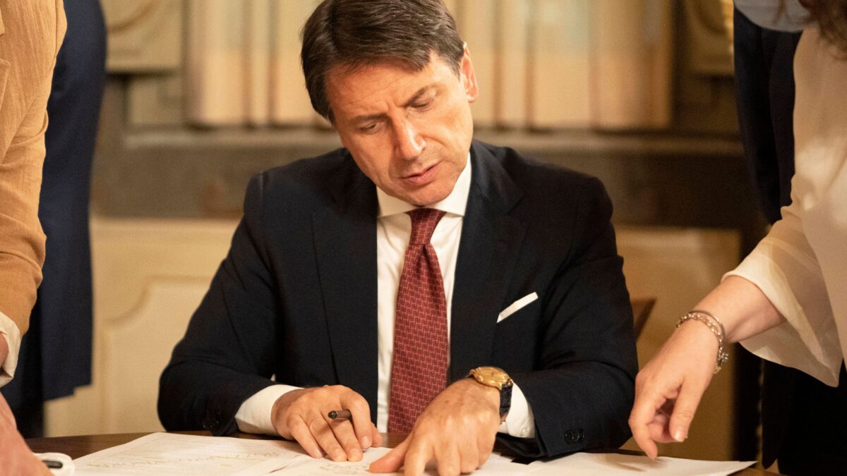 La confessione del governo: «Errori sui migranti infetti»
