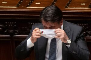 Gioco delle tre carte sul decretone. Accordo zoppo ma il Quirinale tace