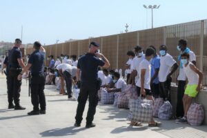 Colpa dei migranti 1 contagio su 4