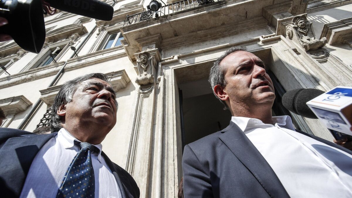 Due sindaci due disastri. De Magistris a Napoli, Orlando a Palermo