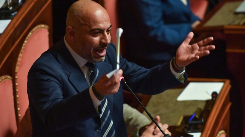Gianluigi Paragone: «Neutralizzano il Parlamento e il Colle continua a tacere»