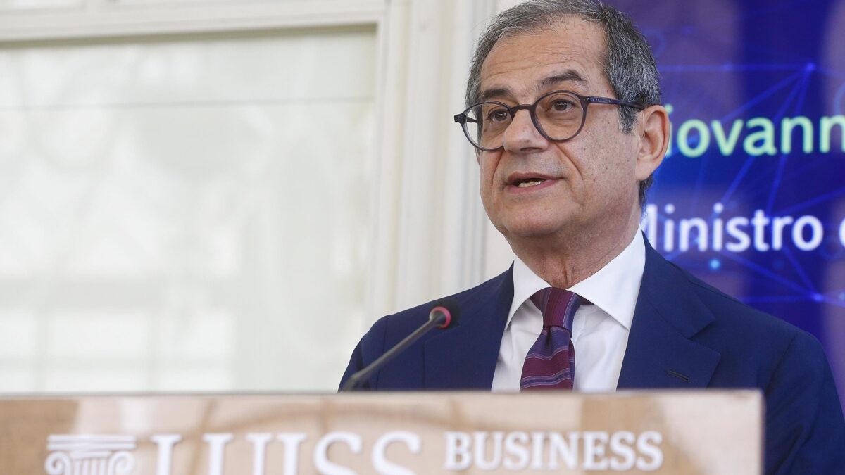 Giovanni Tria: «Imprese a rischio: non hanno avuto sussidi sufficienti»
