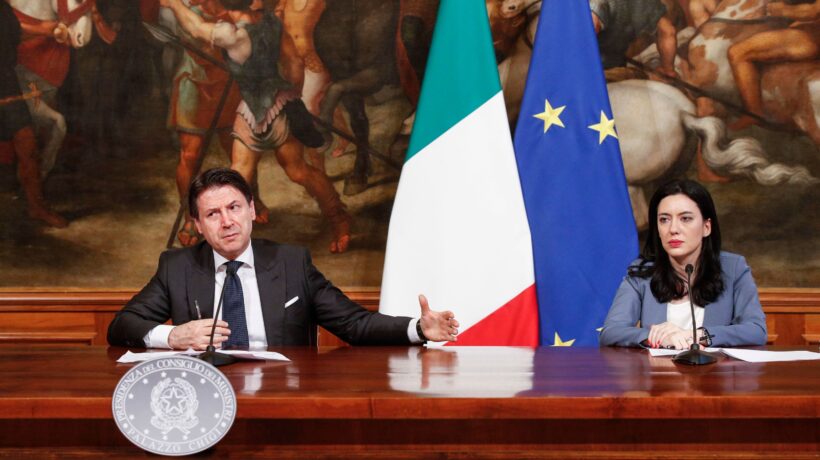 Non sanno riaprire le scuole e vogliono dare la colpa a noi