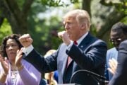 I vescovi statunitensi non dimenticano i valori dei cristiani e lodano Trump