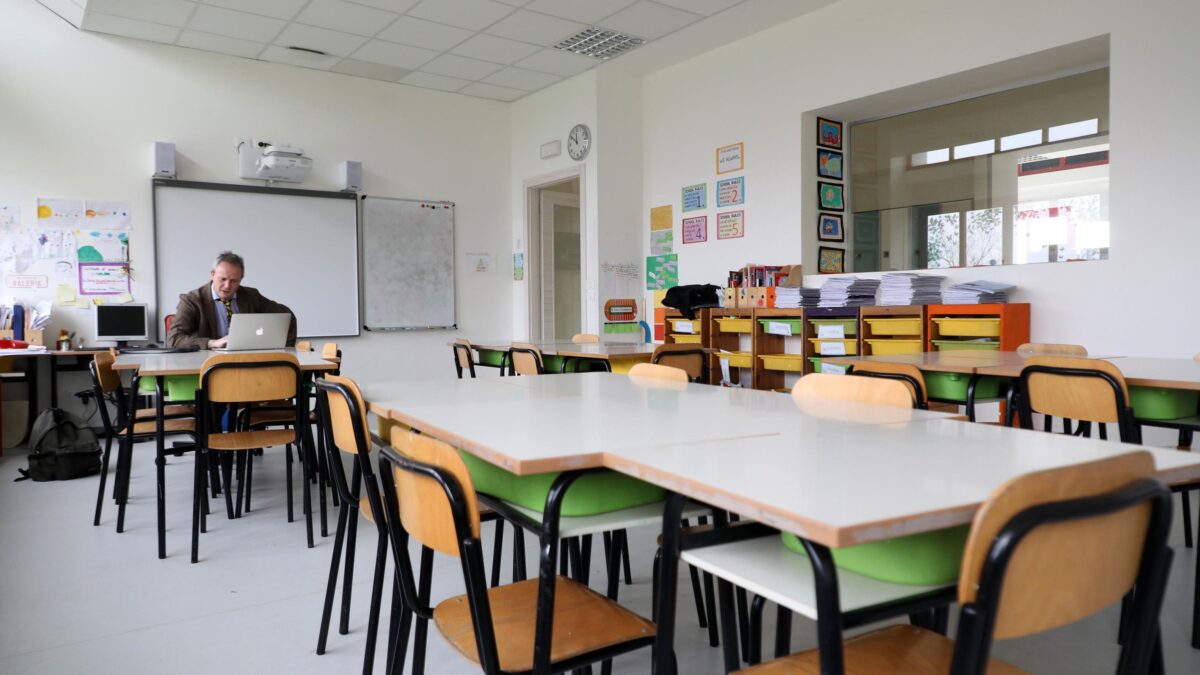 A scuola pigiati nei bus: «Ma solo 15 minuti»