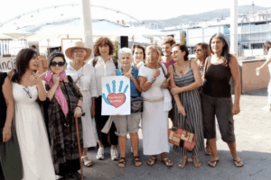 «Noi popolo delle mamme non siamo “No vax”. Chiediamo libertà di educazione»