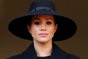 Meghan fa la vittima nella sua biografia. Ma è lei che ha quasi sfasciato la corona