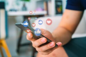 La fede è l’antidoto alla religione del «like»