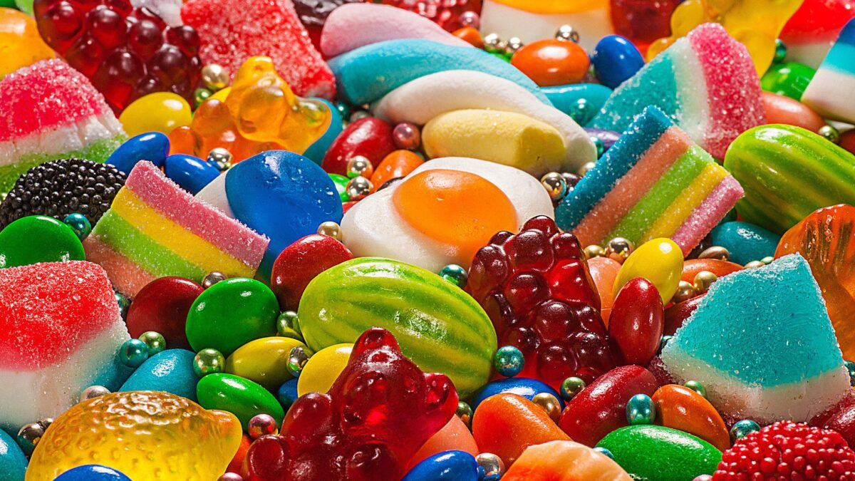 Il fascino della caramella semplice goccia di zucchero che può dare dipendenza