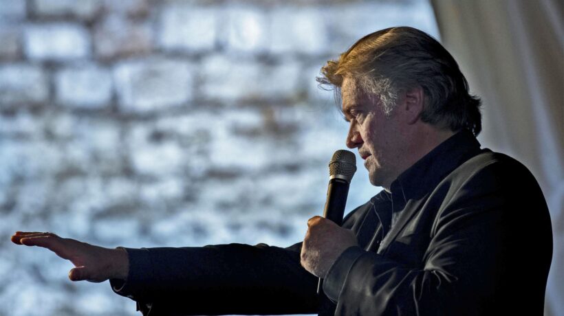 Bannon in manette e indagini fiscali. Due spallate a Trump a tre mesi dal voto