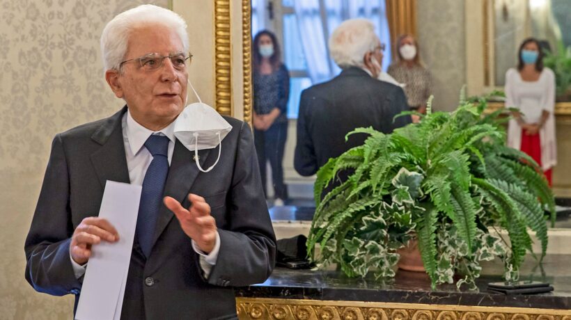 L’aria di regime è sempre più pesante ma Mattarella non ha nulla da dire