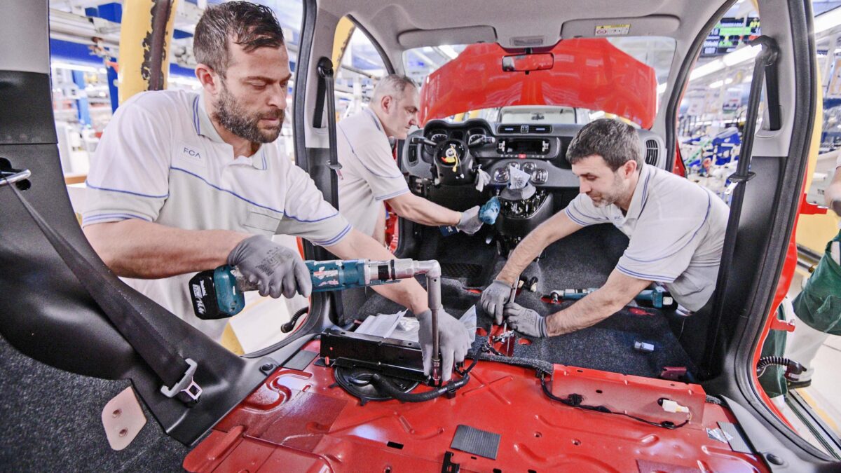 Fca dice «adieu» ai fornitori nostrani. Per le utilitarie userà pezzi francesi