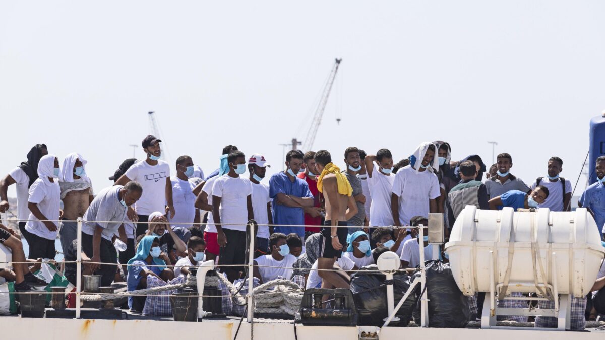 Razzista è l’idea di accogliere tutti per espiare le «colpe» dell’Occidente