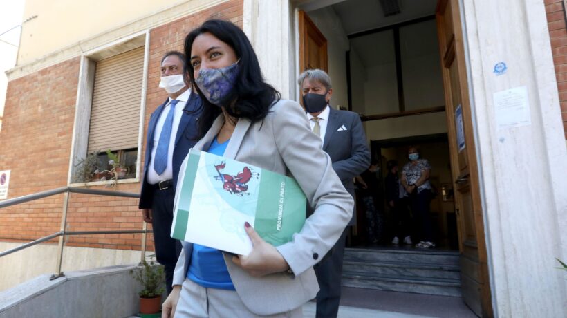 Non ci sono aule, banchi e professori. La Azzolina ha sprecato tutta l’estate