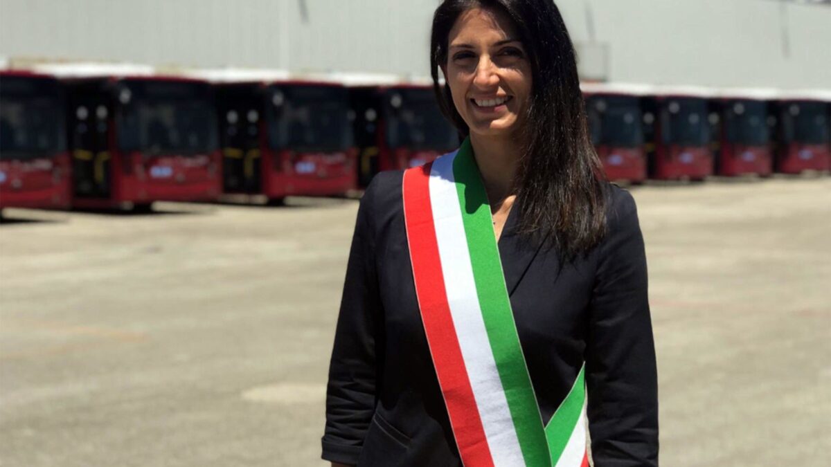 La Raggi completa la metamorfosi: è Casta a 5 stelle