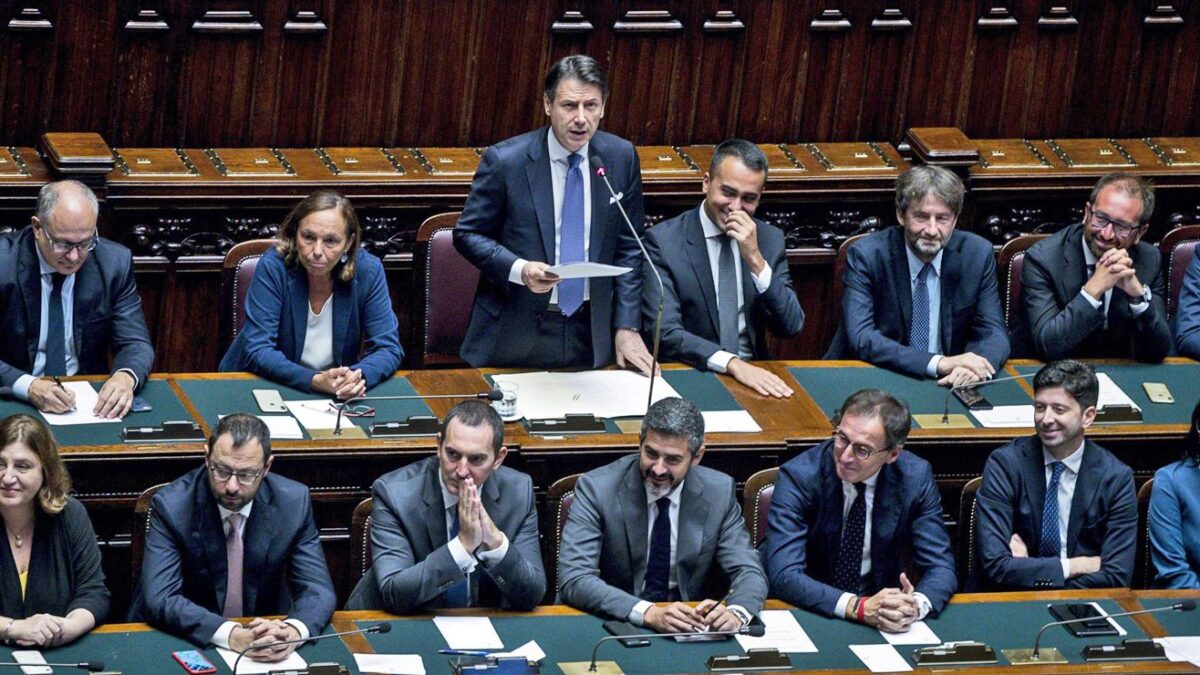 Zone rosse, indagati Conte e 6 ministri. Ma i pm: archiviateli