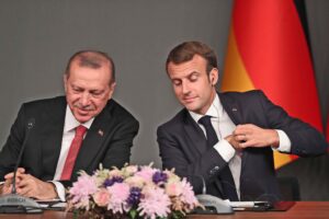 Visita tedesca a sorpresa in Libia. L’Italia arranca e regala terreno