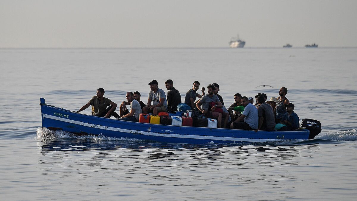 I nostri confini sono un colabrodo. E con gli immigrati arriva il virus