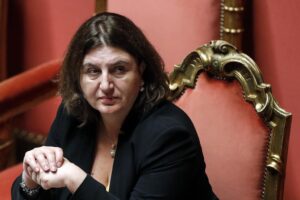 Il paradosso: meno Covid, più vincoli