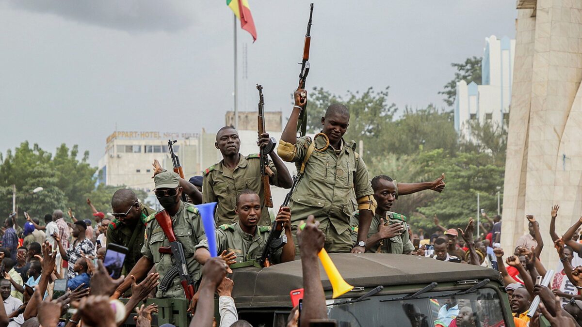 La manina di Putin nel golpe in Mali per arginare le mire di Francia e Cina